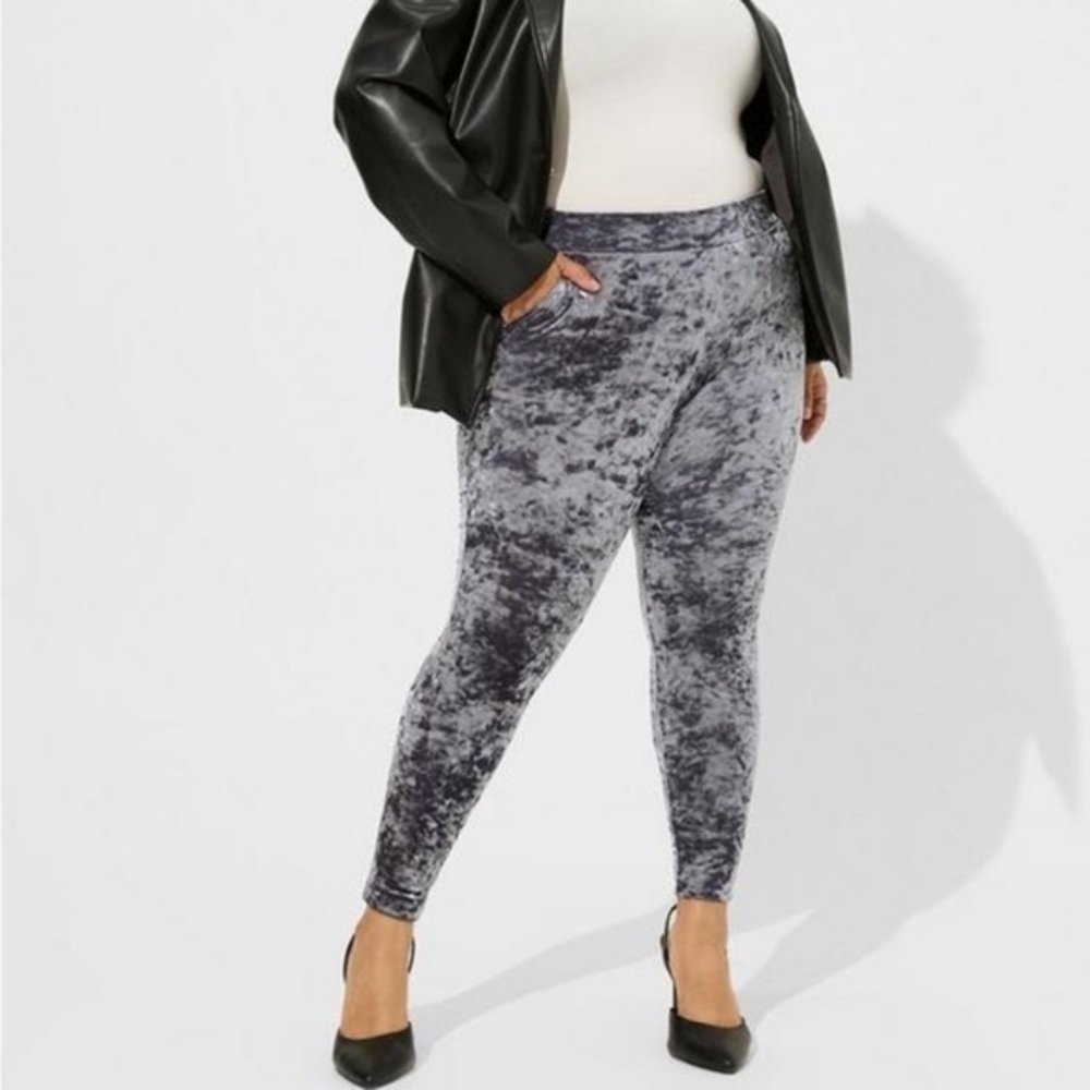 Torrid full length gray crushed velvet legging with pockets, Sz. 1X